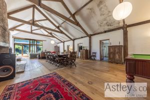 lounge- click for photo gallery